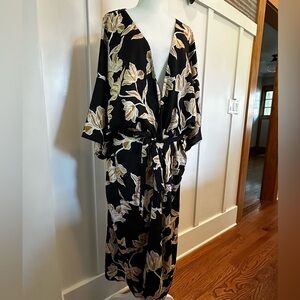 Madison Du Soir Black, Off-White and Gold Floral Belted Long Kimono, NWOT